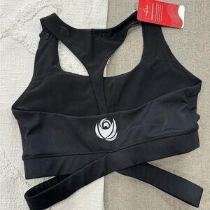 Black sports‎ bra